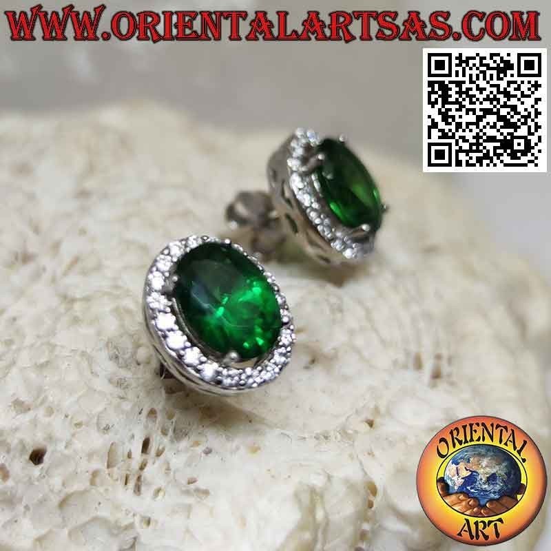 Boucles d'oreilles en argent avec émeraude synthétique ovale sertie de zircons