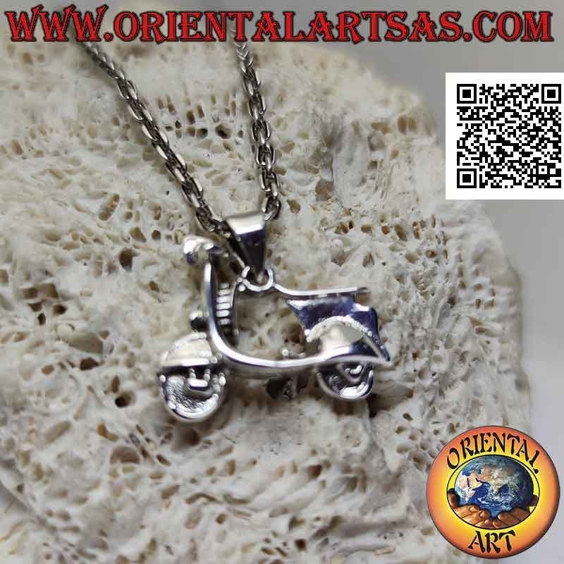 Colgante de plata, la motocicleta vintage "lambretta"