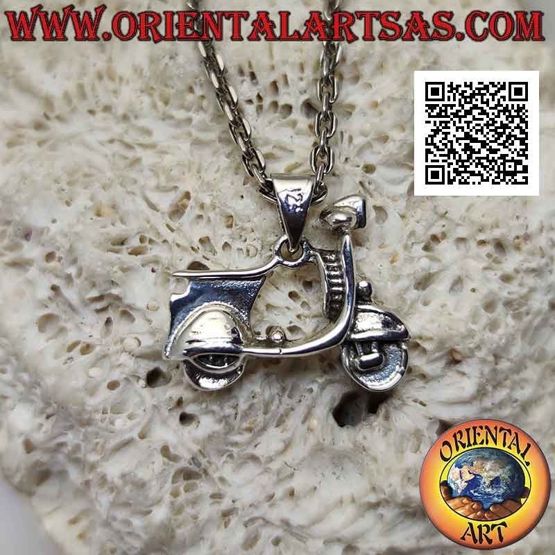 Pendentif en argent, la moto vintage "lambretta"