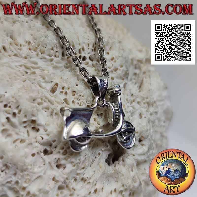 Pendentif en argent, la moto vintage "lambretta"