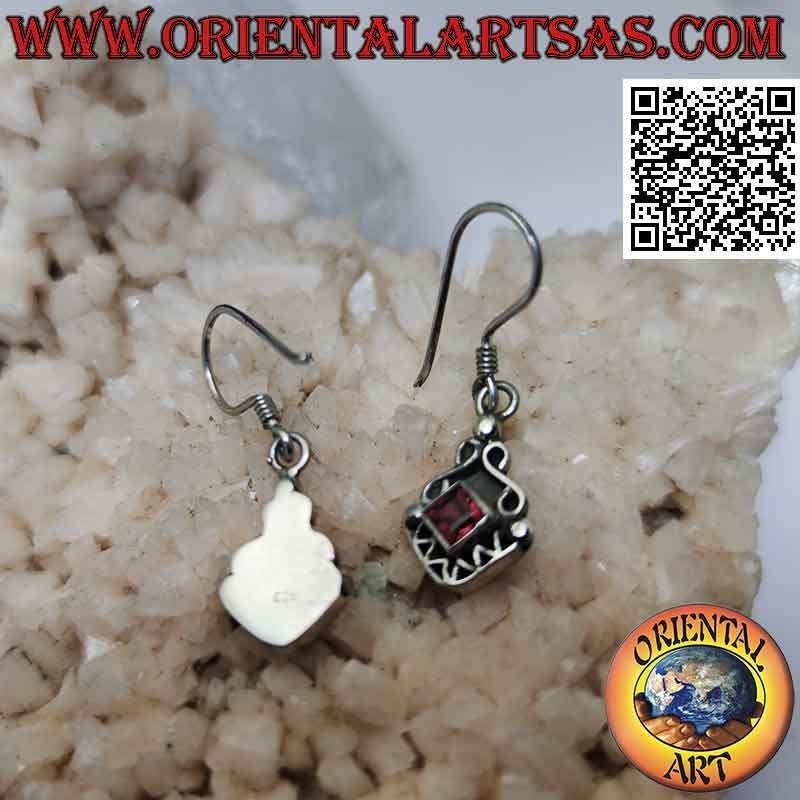 Orecchini in argento con granato quadrato naturale tra infiniti e linea spezzata