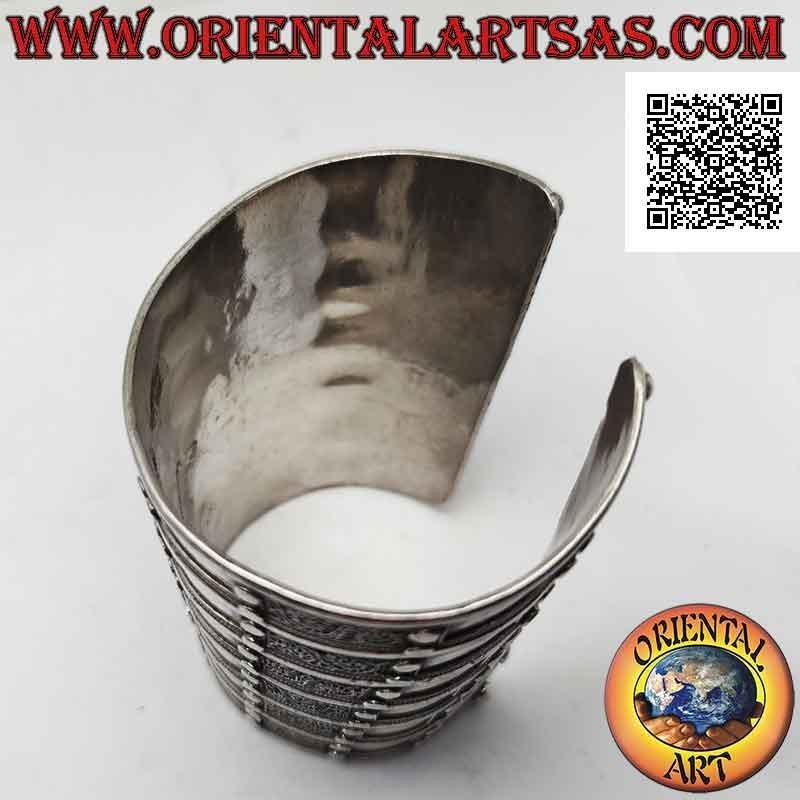 Breiter Armreif in 925 ‰ Silber "Sklavenstil" mit geprägten Verzierungen (8,7 cm)