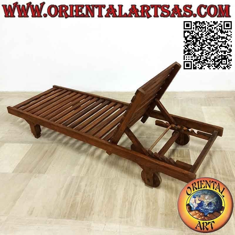 Tumbona de playa con ruedas de madera de teca