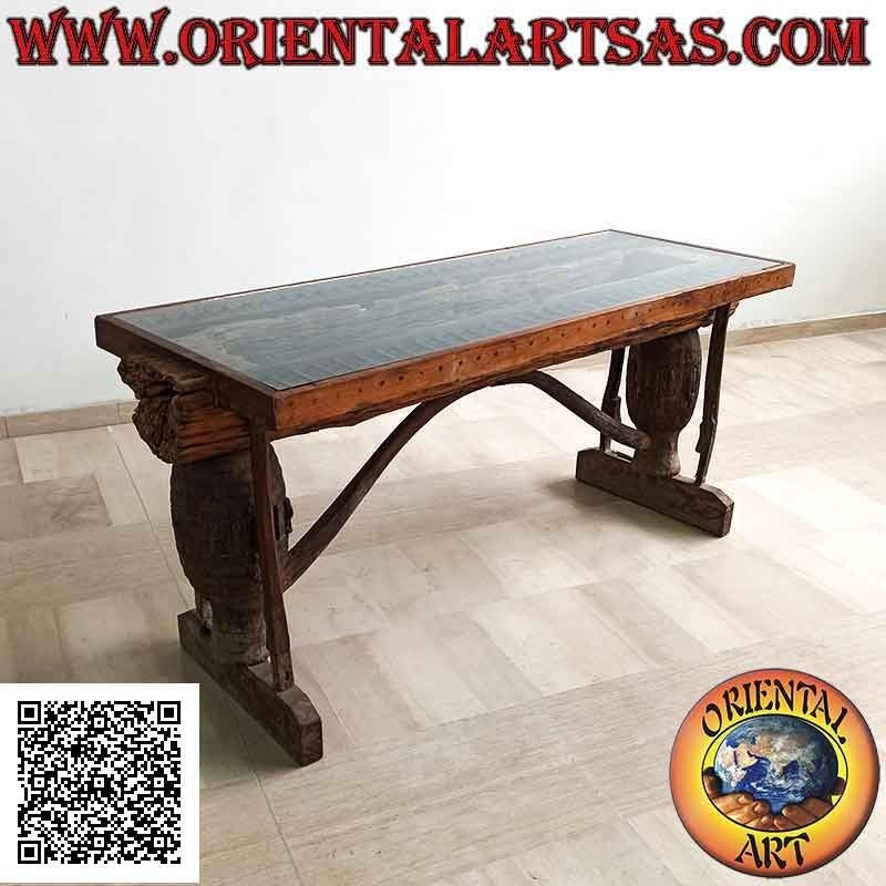 Table avec plateau en verre dans le coffre en bois de teck ancien recyclé de véhicules agricoles (90h x 180x65)