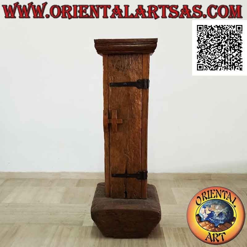 Armadietto primitivo con scomparto segreto in legno antico di teak riciclato da un mortaio e da una canoa