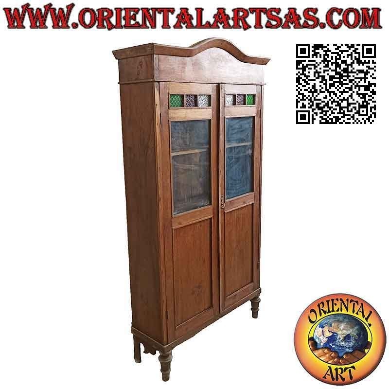 Vitrina antigua con dos puertas con vidrio coloreado en madera de teca