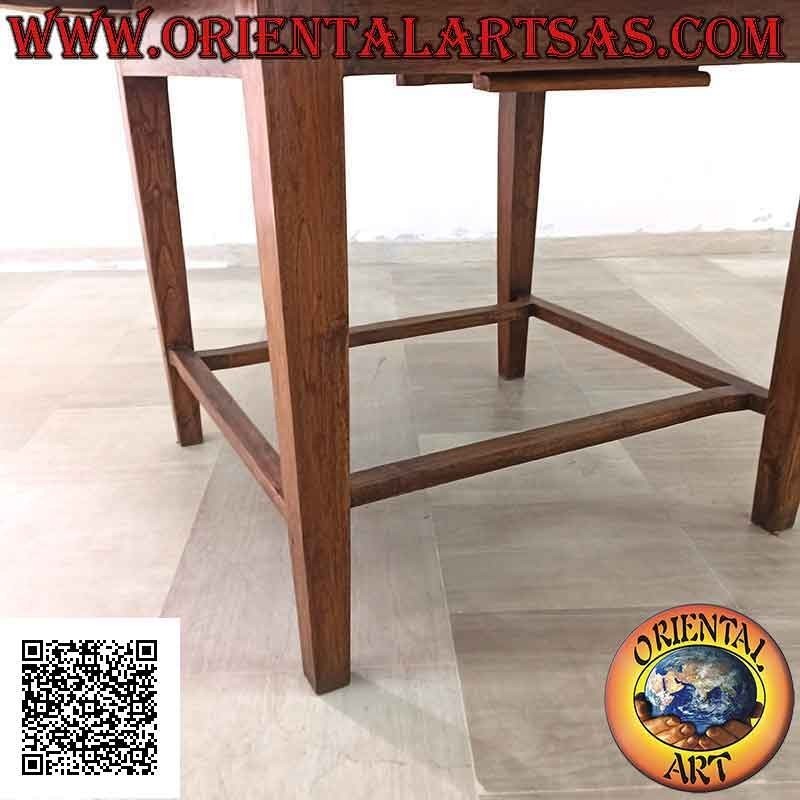 Table ovale extensible à quatre pieds joints en bois de teck (130 x 148 cm)