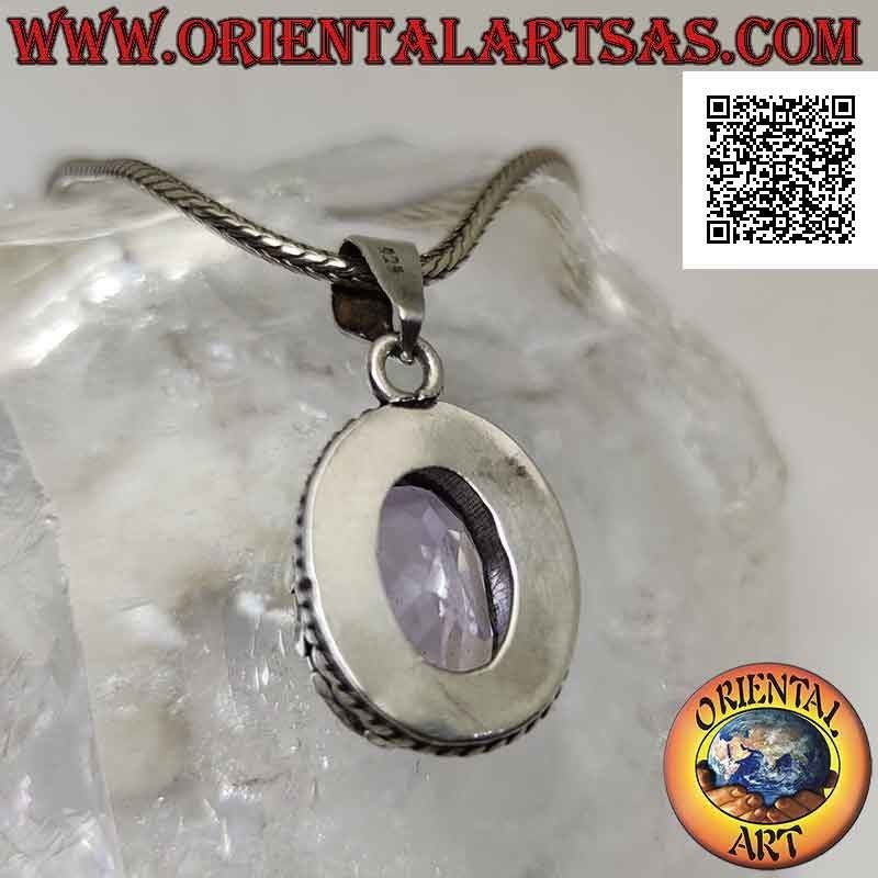 Ciondolo in argento con splendida ametista naturale ovale sfaccettata contornata da borchie e intreccio