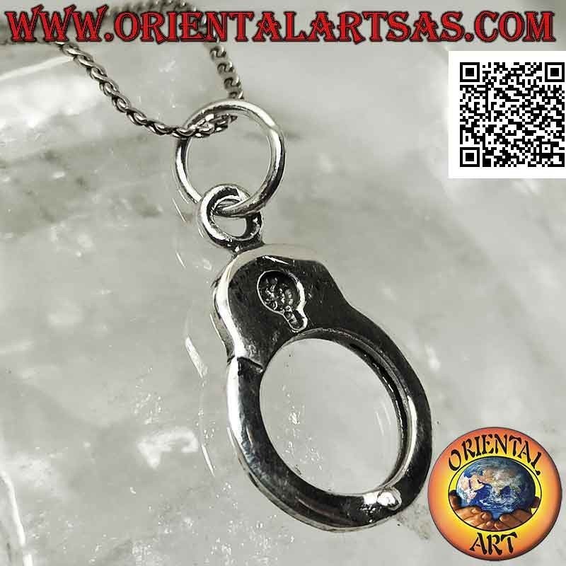 Colgante de plata, las esposas