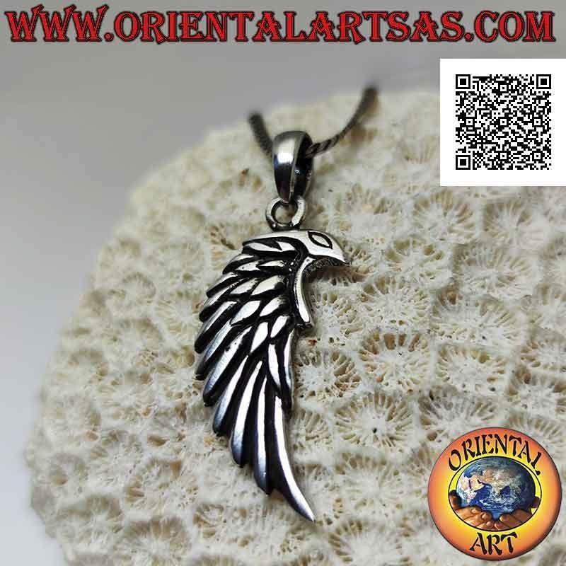 Colgante de plata, ala de ángel con alas elevadas y ojo grabado en la parte superior