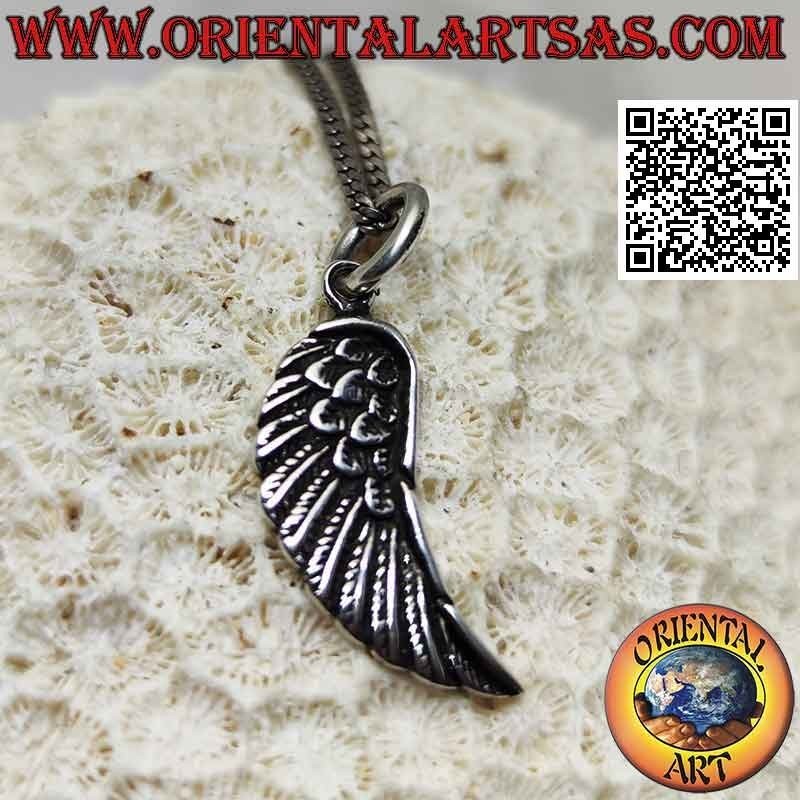 Colgante de plata, ala de ángel con alas redondeadas en relieve