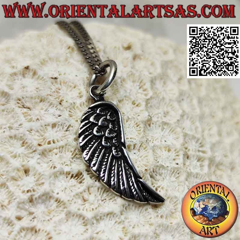 Colgante de plata, ala de ángel con alas redondeadas en relieve