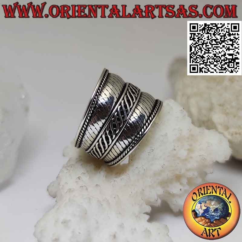 Anillo de banda ancha en plata con rayas cruzadas, Bali