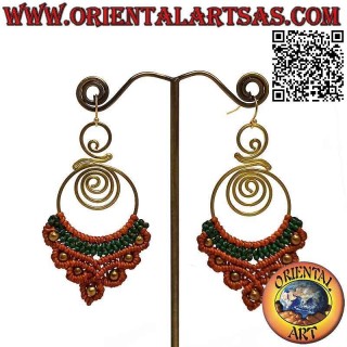 Boucles d'oreilles artisanales en laiton doré et technique macramé (3)