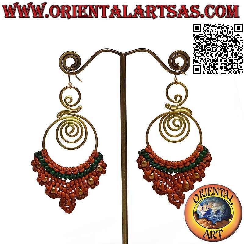 Boucles d'oreilles artisanales en laiton doré et technique macramé (3)