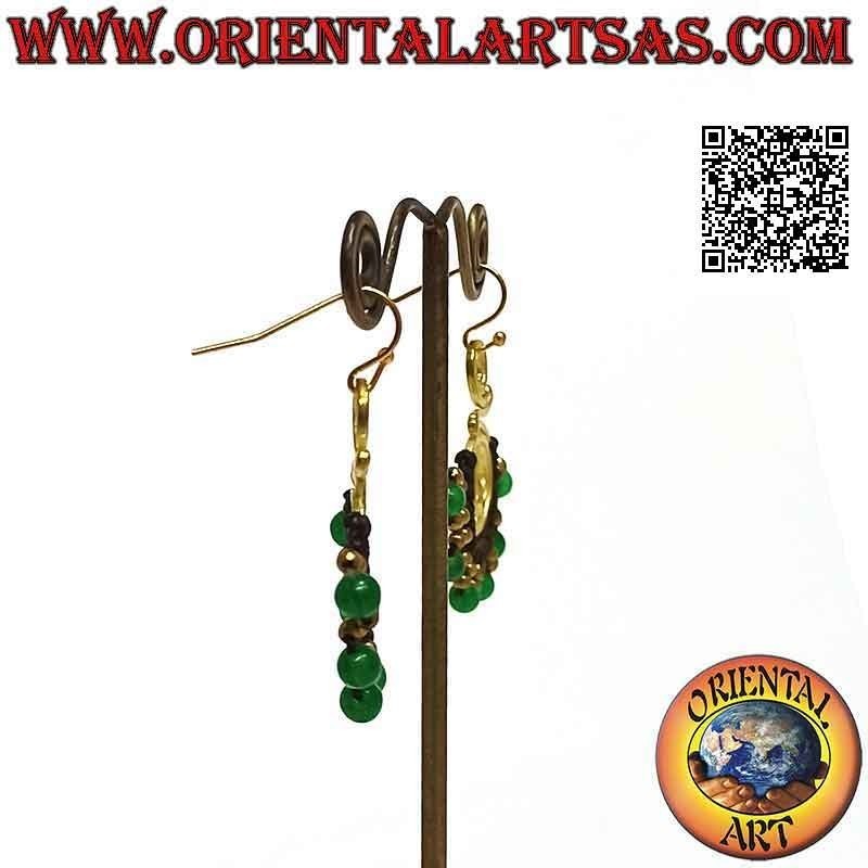Boucles d'oreilles artisanales en laiton doré et technique macramé avec perles en pierres semi-précieuses (rondes)