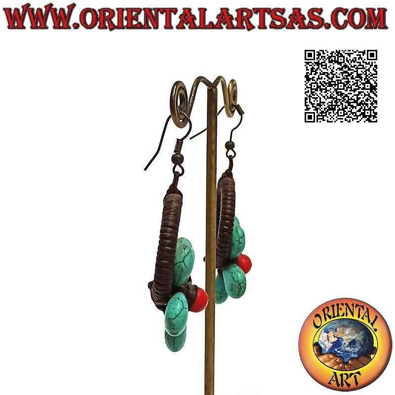 Pendientes de aro hechos a mano en técnica macramé con flor de pasta turquesa y centro de coral