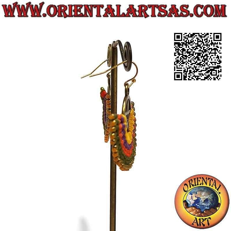 Orecchini realizzati a mano in ottone dorato e tecnica macramé con pentacolo