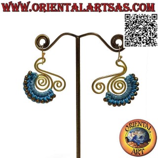 Boucles d'oreilles artisanales en laiton doré et technique macramé (7)