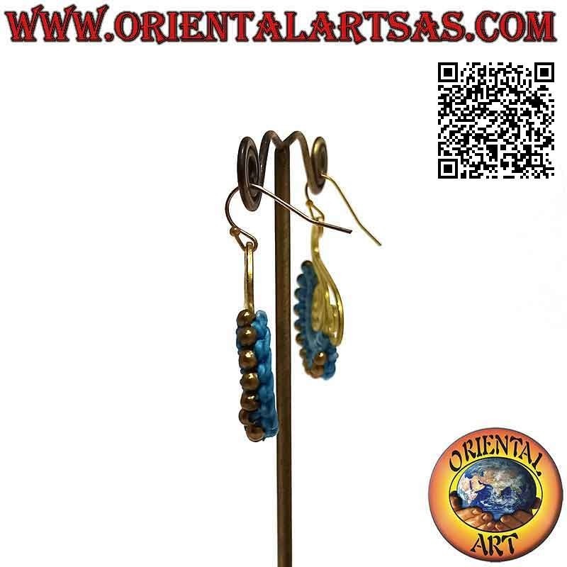 Pendientes hechos a mano en latón dorado y técnica macramé (7)