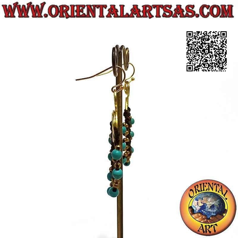 Pendientes hechos a mano en latón dorado y técnica macramé con cuentas de turquesa (ovalada)
