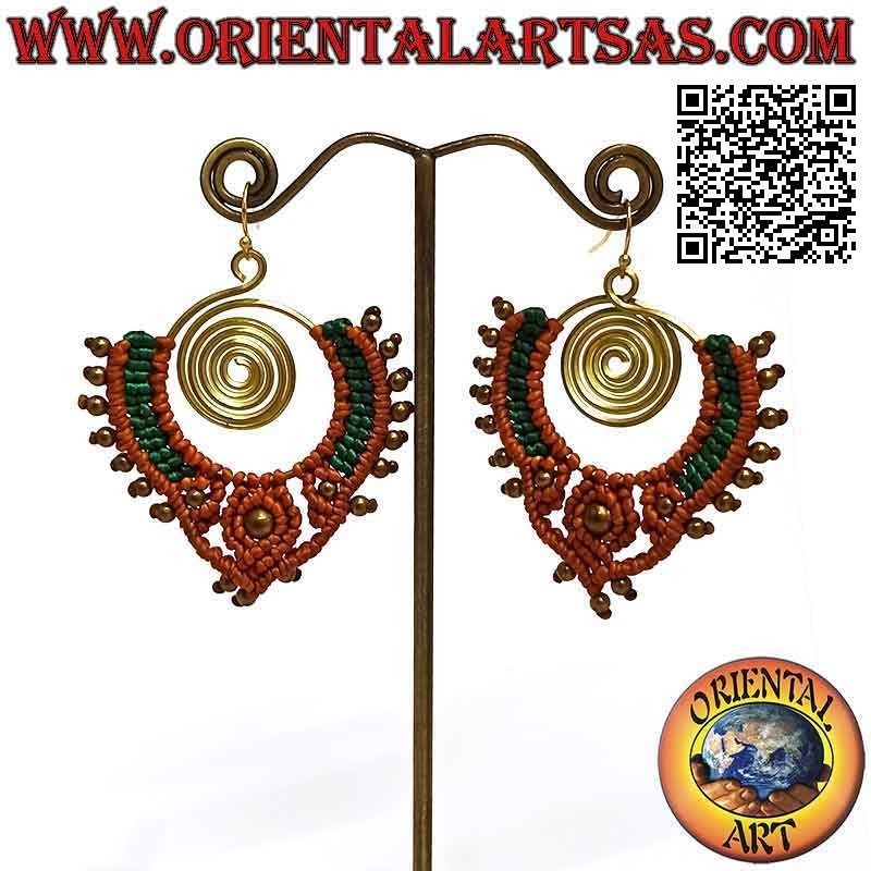 Boucles d'oreilles artisanales en laiton doré et technique macramé (8)