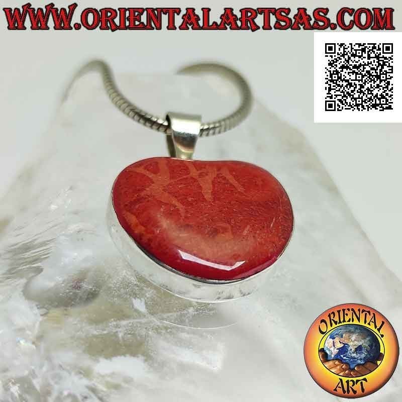 Ciondolo in argento a forma di cuore con madrepora rossa (corallo) a filo bordo