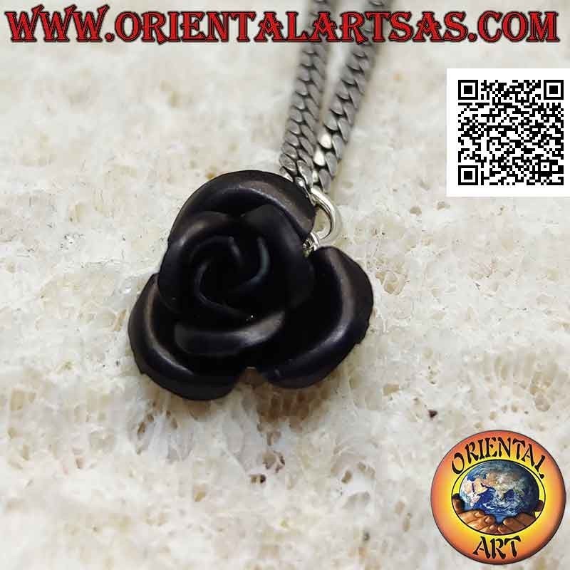 Colgante de plata en forma de rosa esmaltada