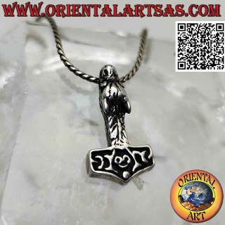 Colgante de plata, martillo de Thor con cabeza de lobo en el mango.
