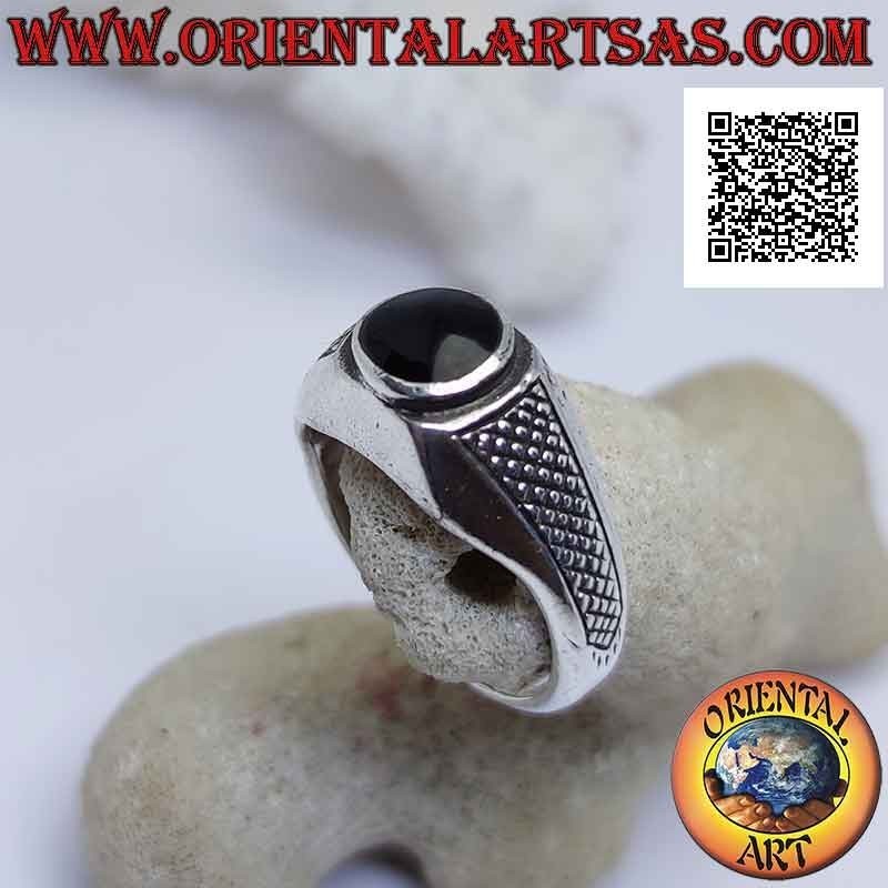 Silver ring with round cabochon onyx wire and dense oblique carvings decoration on the sides