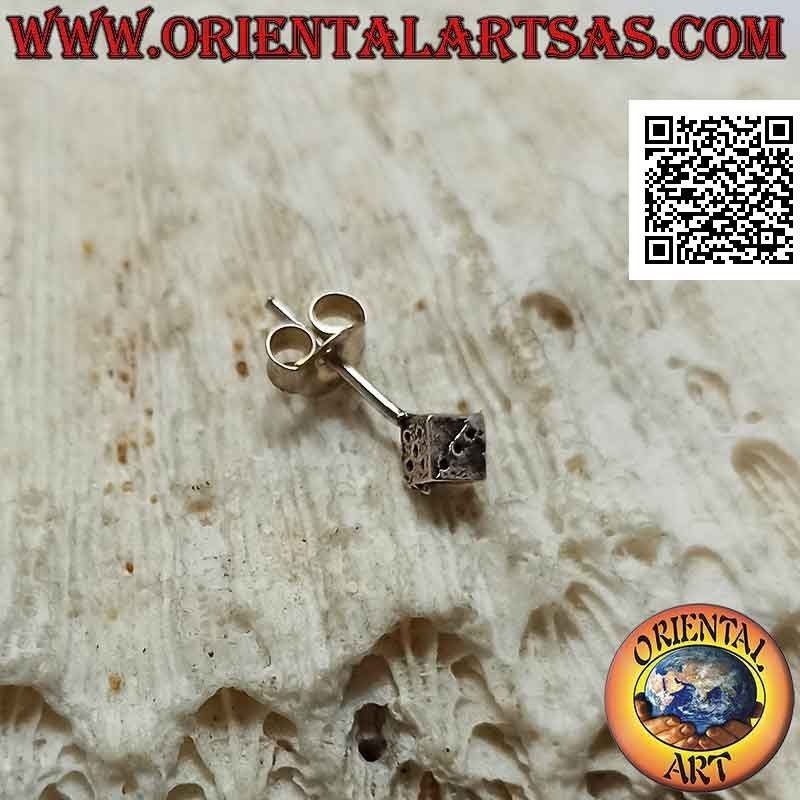 Mini orecchino in argento, il cubo a sei facce