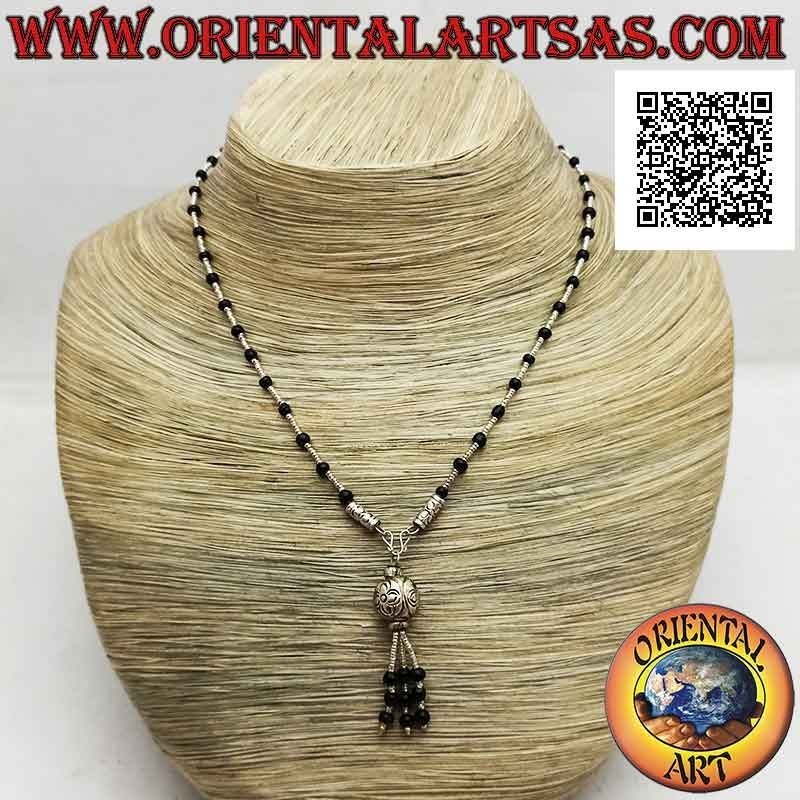 Collier ras de cou d'onyx et de perles d'argent 925 ‰ enfilées avec inserts et touffe