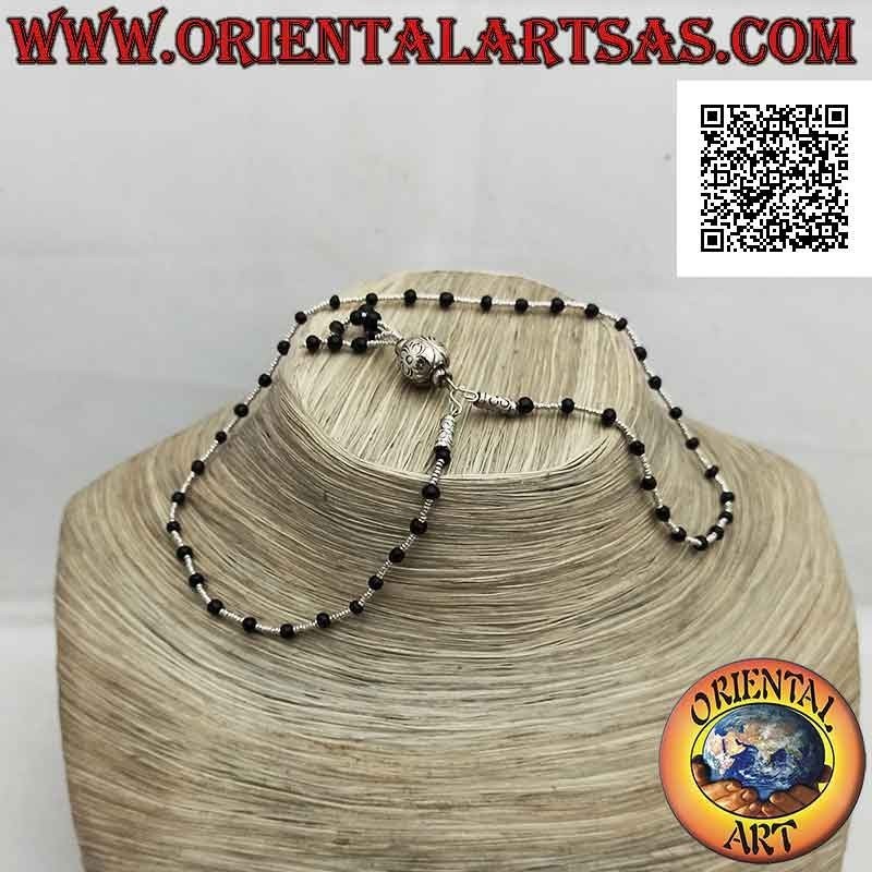 Choker necklace of onyx and 925 ‰ silver beads strung with inserts and tuft