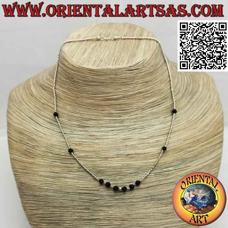 Chokerhalskette mit facettierten Onyxperlen und 925er ‰ Silber aufgereiht