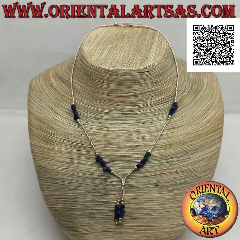 Collier ras de cou de perles en argent 925 ‰ et fragments de lapis lazuli enfilés d'une touffe