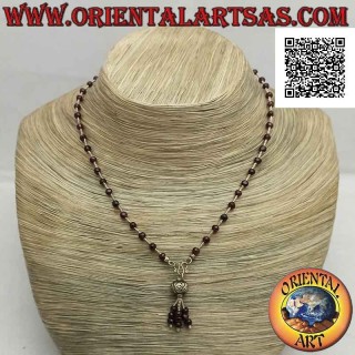 Collana girocollo di perline di granato e di argento 925 ‰ infilate con ciuffetto