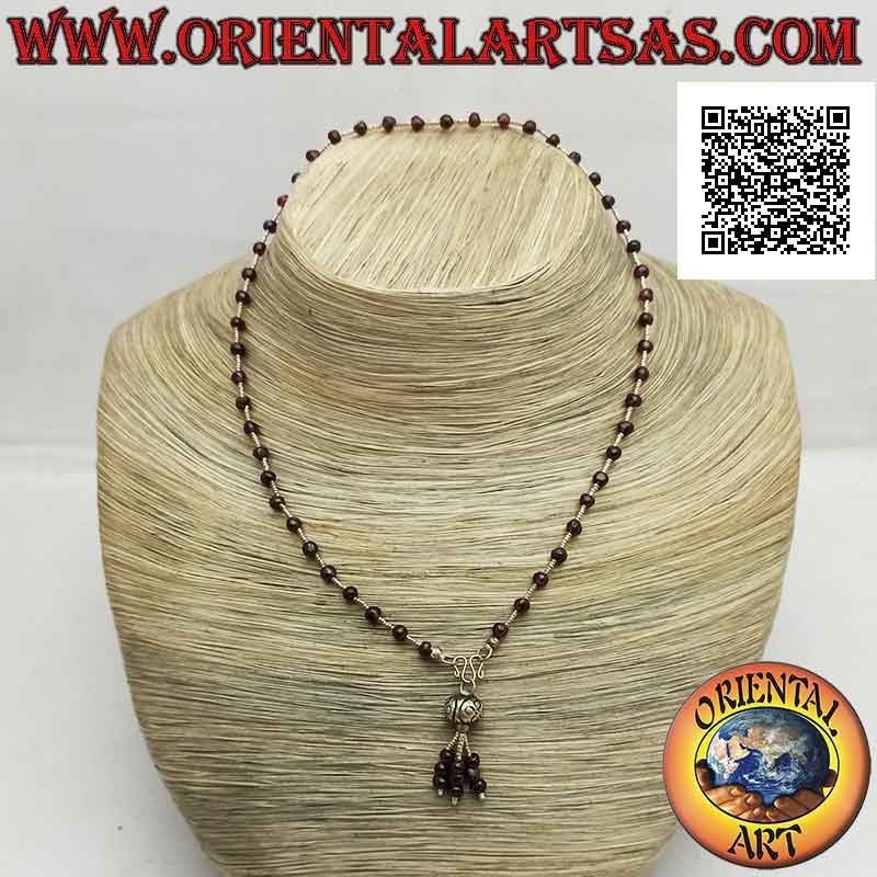 Collana girocollo di perline di granato e di argento 925 ‰ infilate con ciuffetto