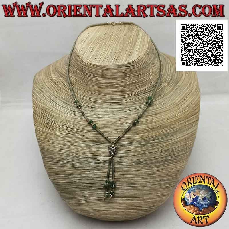 Collana girocollo di tubicini e frammenti di giada verde grezza e argento 925 ‰ infilati con ciuffetto (farfalla)