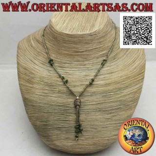 Collier ras de cou de tubes et fragments de jade vert brut et argent 925 ‰ enfilé d'une touffe (cylindre)
