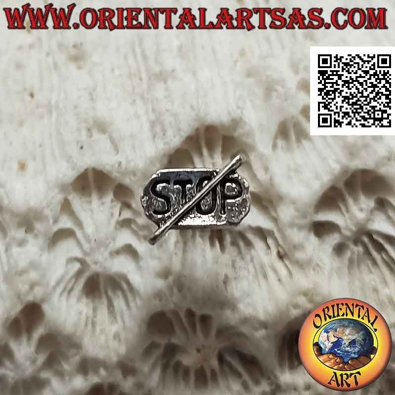 Mini boucle d'oreille en argent, le "stop" barré