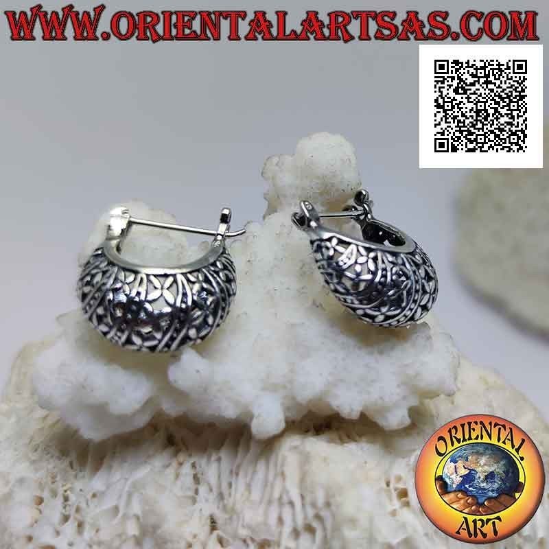 Silver crescent-shaped earrings with rounded handbag, dotted decoration and perforated flowers