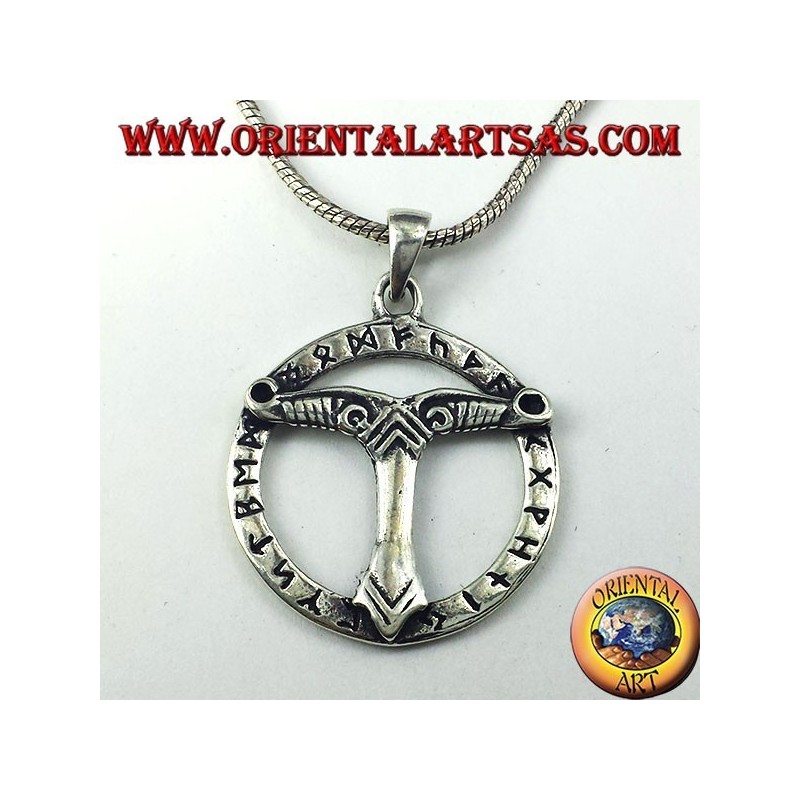arbre pendentif en argent dans le monde avec des runes