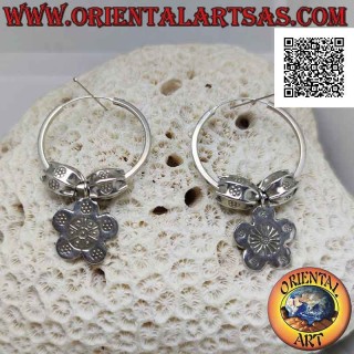 Pendientes círculo cuadrado de plata (Karen) con inserciones extraíbles y flor colgante