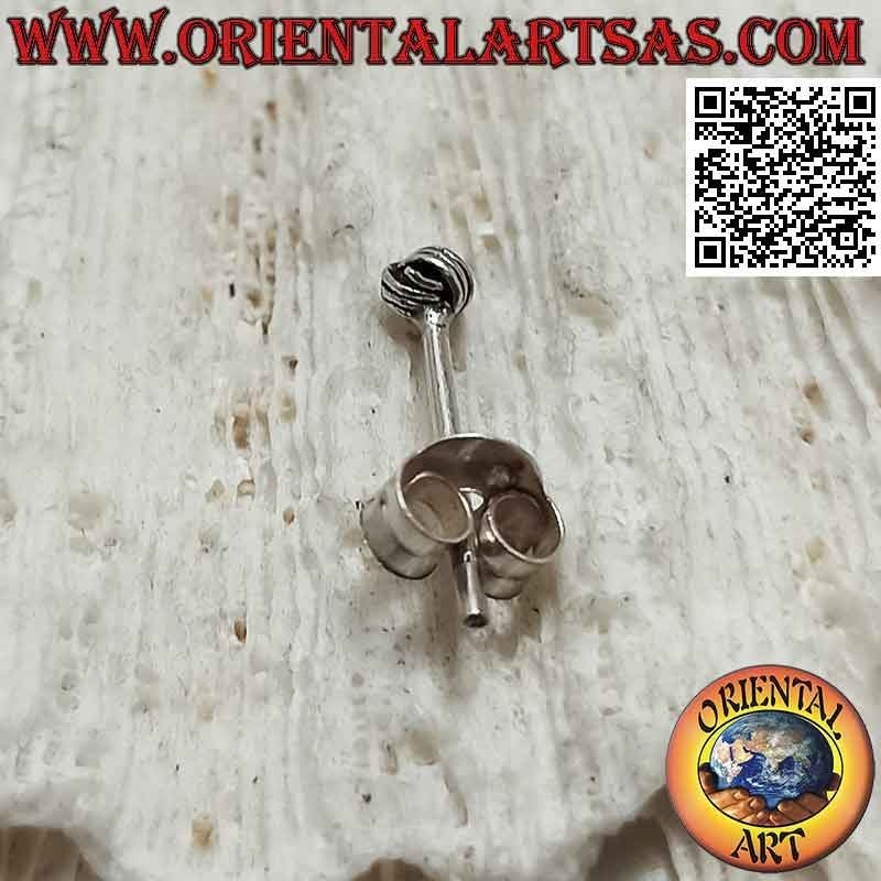 Mini orecchino in argento, la palla del Sepak Takraw (piccola)