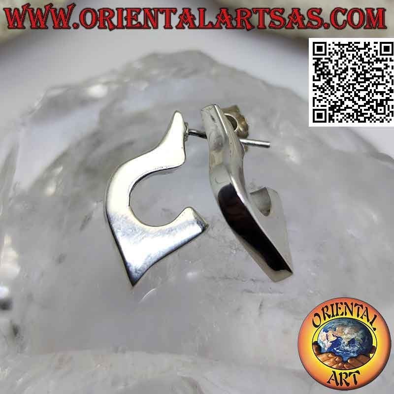 Silver earrings with smooth and squared elongated semicircle lobe
