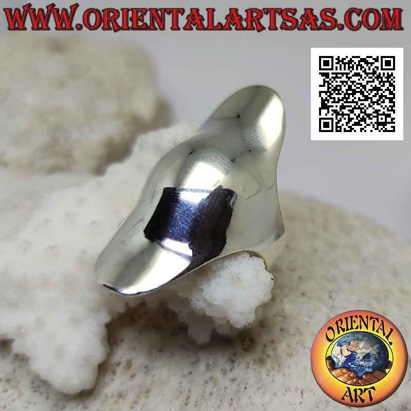Glatter Silberring in Form einer gewellten Fingerabdeckung