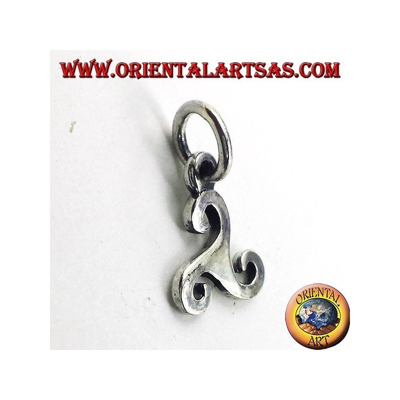 pendentif en argent, symbole de triskelion de la Baltique