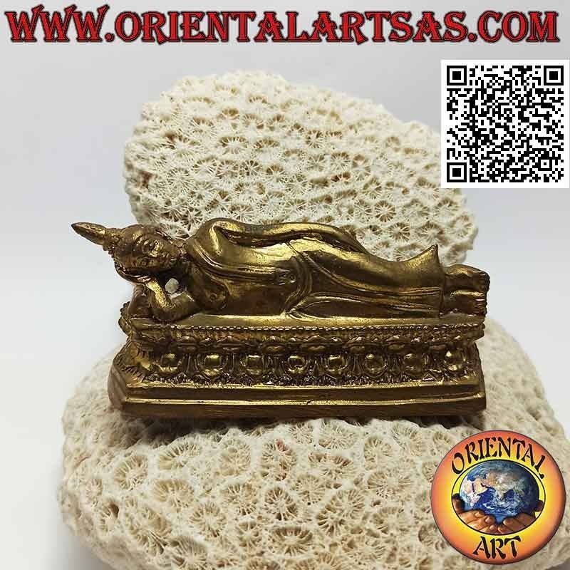 Buddha sculpture lying in a resting position, in 9 cm gilded brass