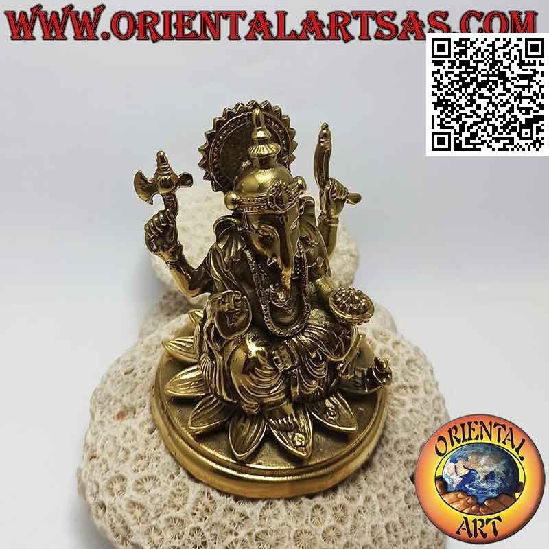 Scultura Ganesh "il Dio elefante" seduto sul fiore di loto, in ottone dorato da 12 cm