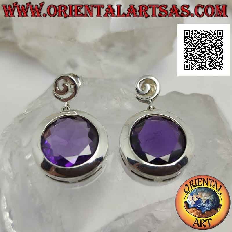 Pendientes lóbulos de plata con gran amatista sintética facetada redonda con alambre de borde liso